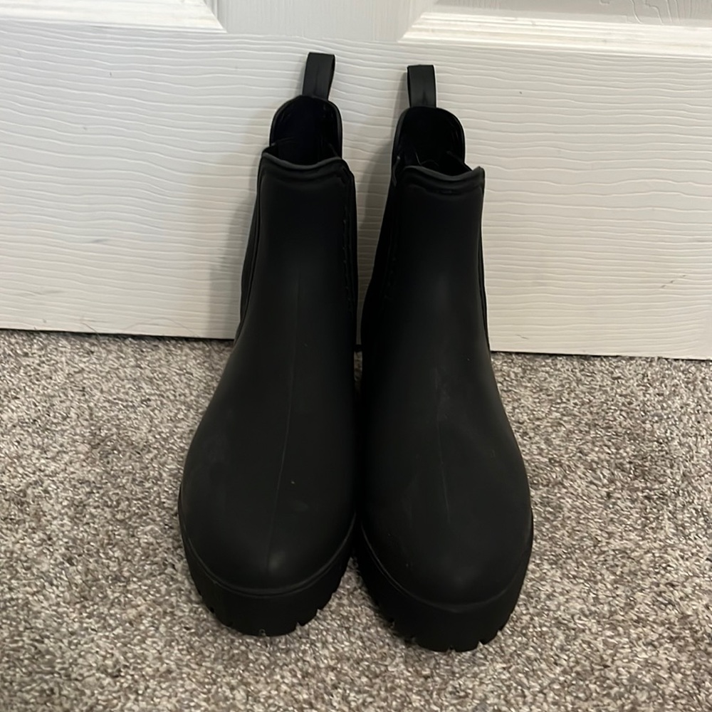 Black, Catherine Malandrino Rainboots in a women’s size 7.